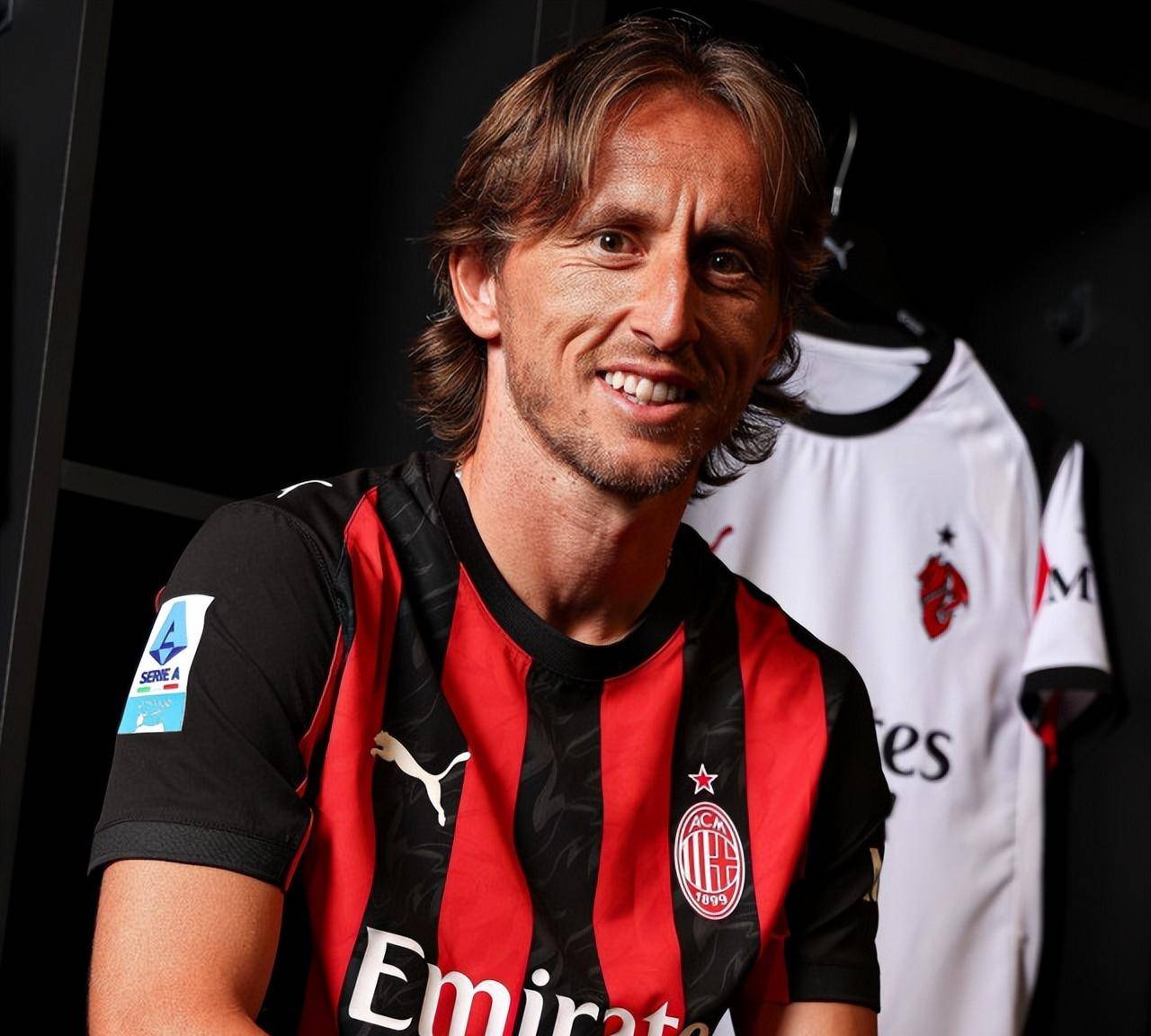 大谷翔平在 2025 年春训中展示了其新开发的下沉球，旨在减少手术后的手臂负担